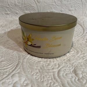 Le Chandelle Vanilla‎ Bean Blossom three wick candle, new
